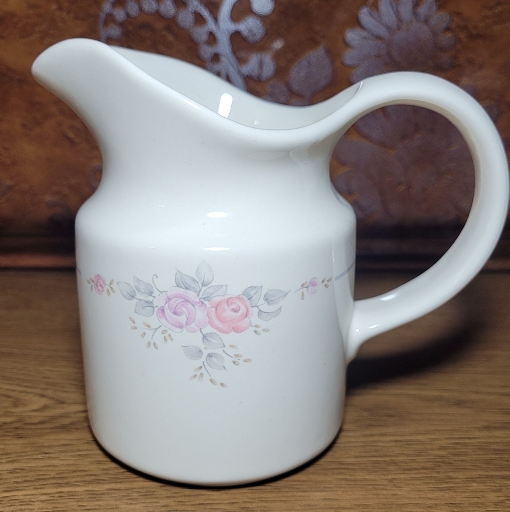 Pfaltzgraff Trousseau Creamer~ Pastel Roses Flowers & Leaves~ Discontinued~ EUC